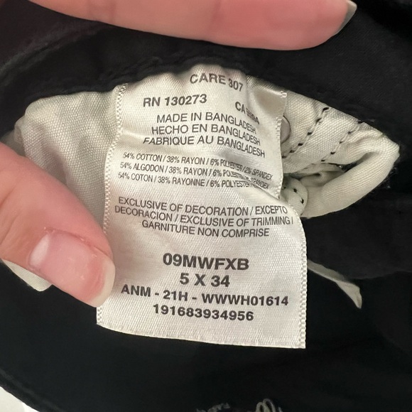 Wrangler Black Button-Detail Pants - Picture 3 of 3